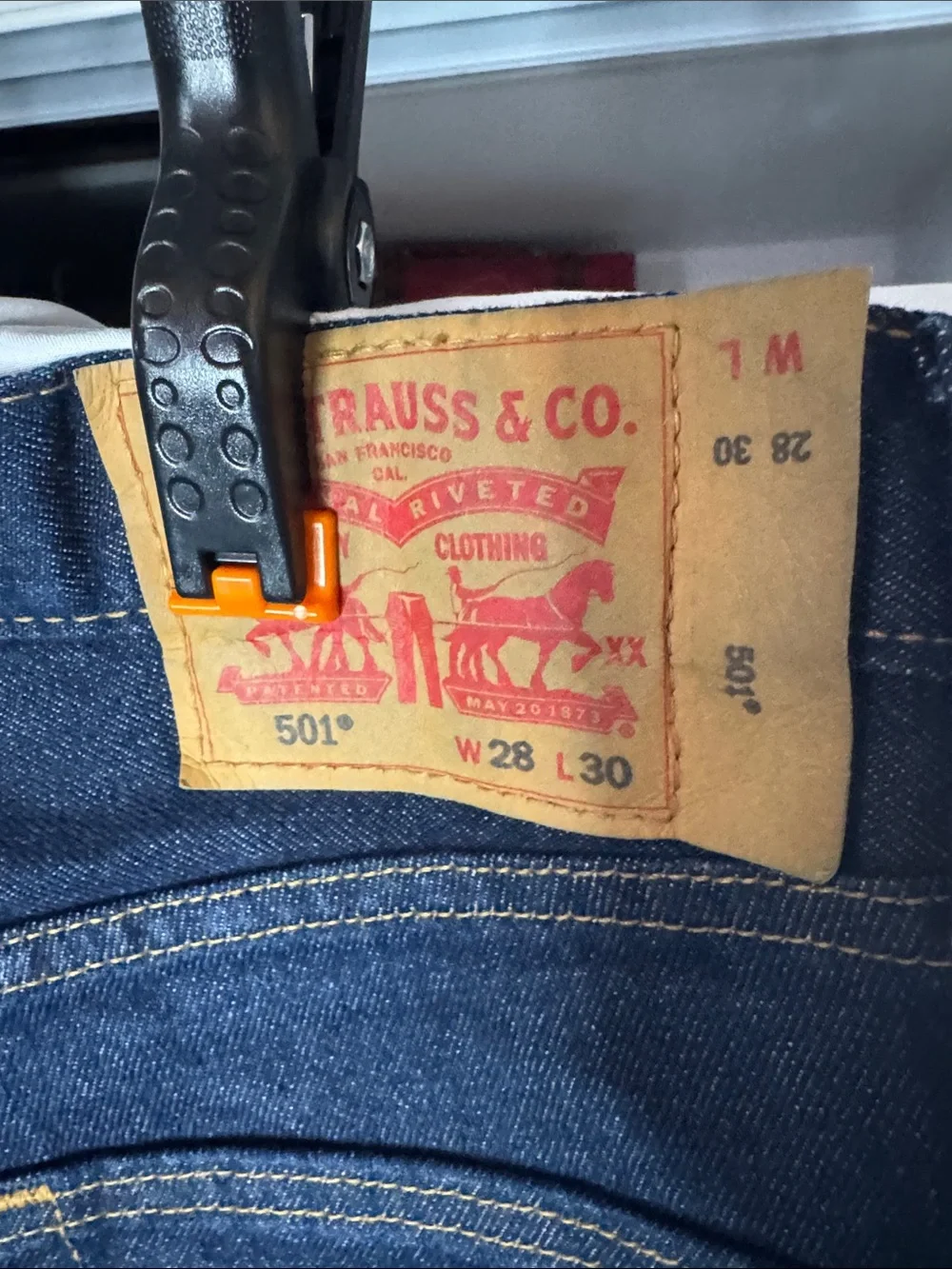 Levi's 501 button fly. Dark Blue Straight Men's Jeans 28x30. New